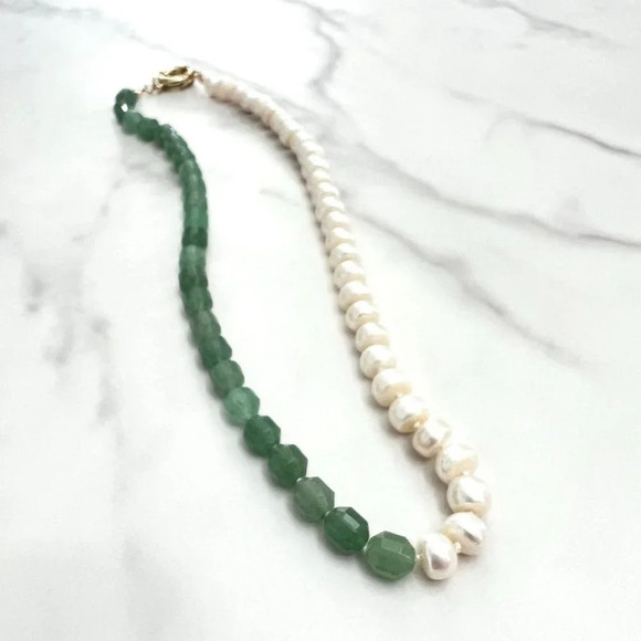Pearl and Green Aventurine Gemstone Necklace Gold Filled Clasp - Picture 4 of 8